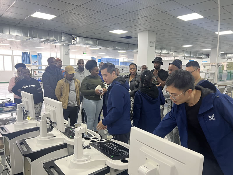 綿陽非洲留學(xué)生團(tuán)參訪我司工廠，共促中外國際交流與商務(wù)合作新篇章！5.jpg