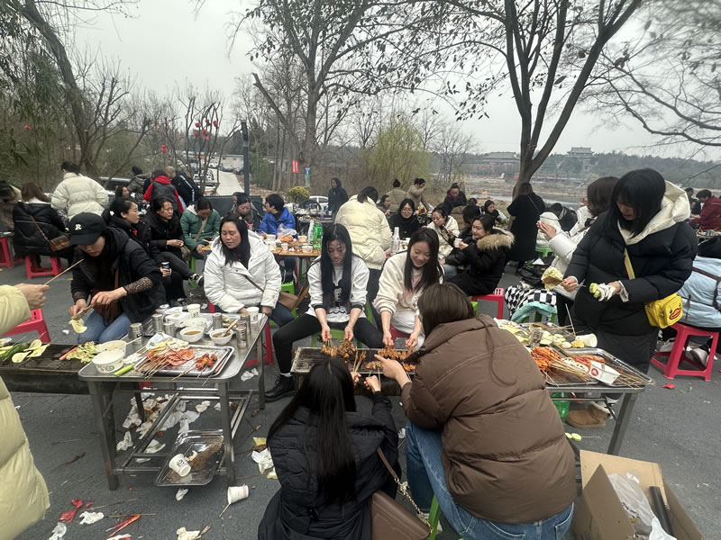 綿陽市先鋒醫(yī)療器械有限公司—— 慶?！?.8婦女節(jié)”，共赴燒烤盛宴，致敬巾幗風(fēng)采1.jpg